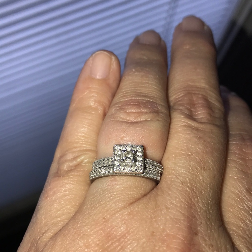 Beautiful diamond wedding set